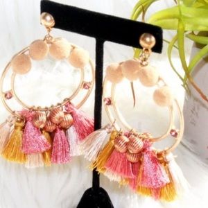♥️ NWOT Boho Festive Tassel Pom Pom Hoop Earrings